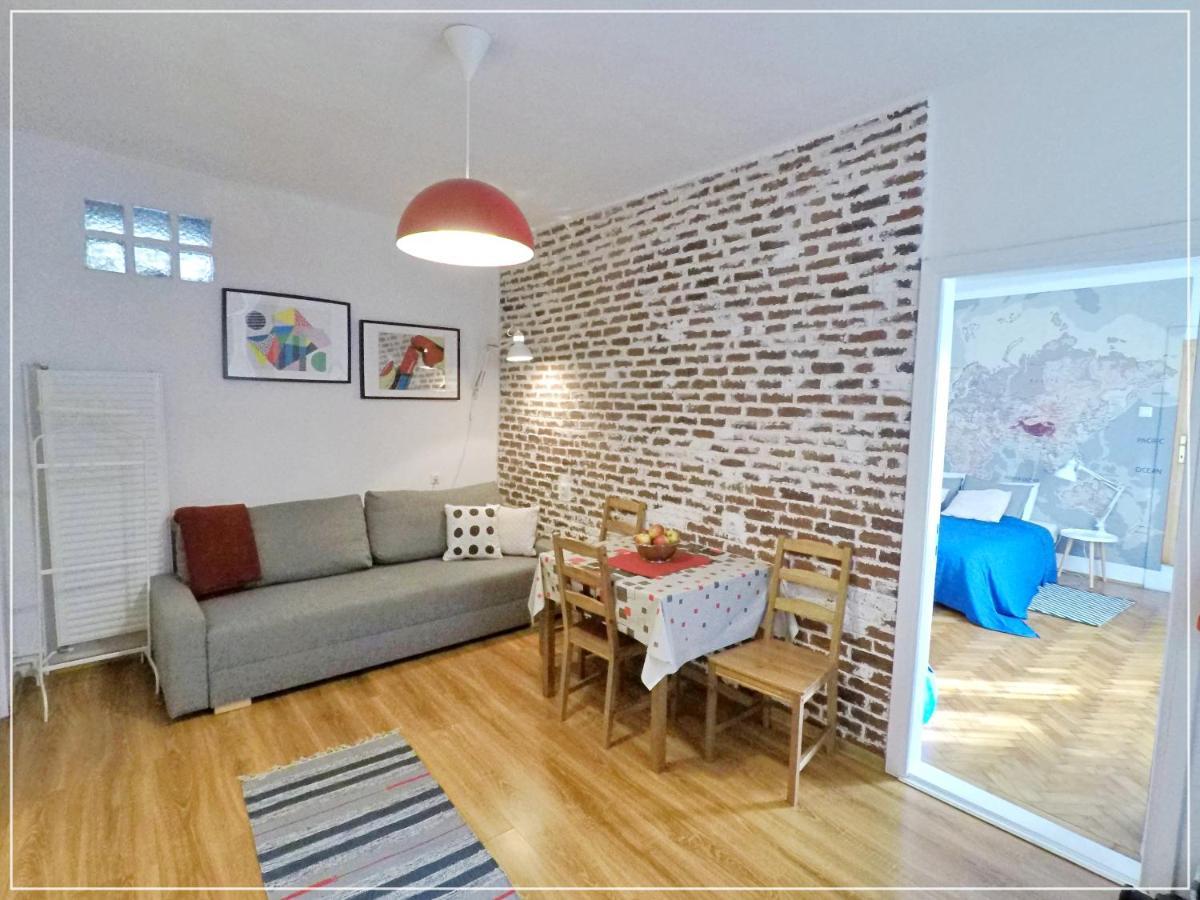 Fifty Shades Of Travel Apartman Brassó Kültér fotó