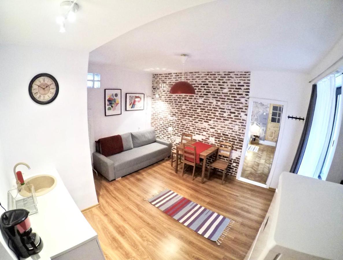 Fifty Shades Of Travel Apartman Brassó Kültér fotó