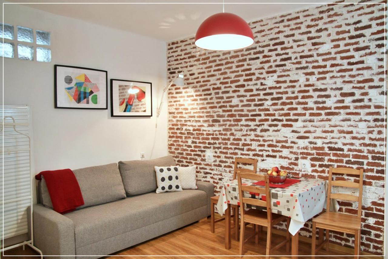 Fifty Shades Of Travel Apartman Brassó Kültér fotó