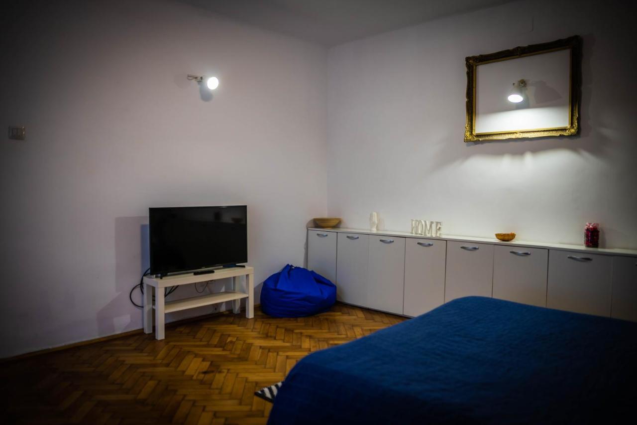 Fifty Shades Of Travel Apartman Brassó Kültér fotó