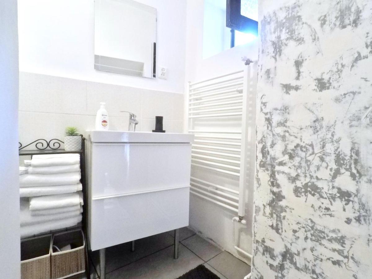 Fifty Shades Of Travel Apartman Brassó Kültér fotó